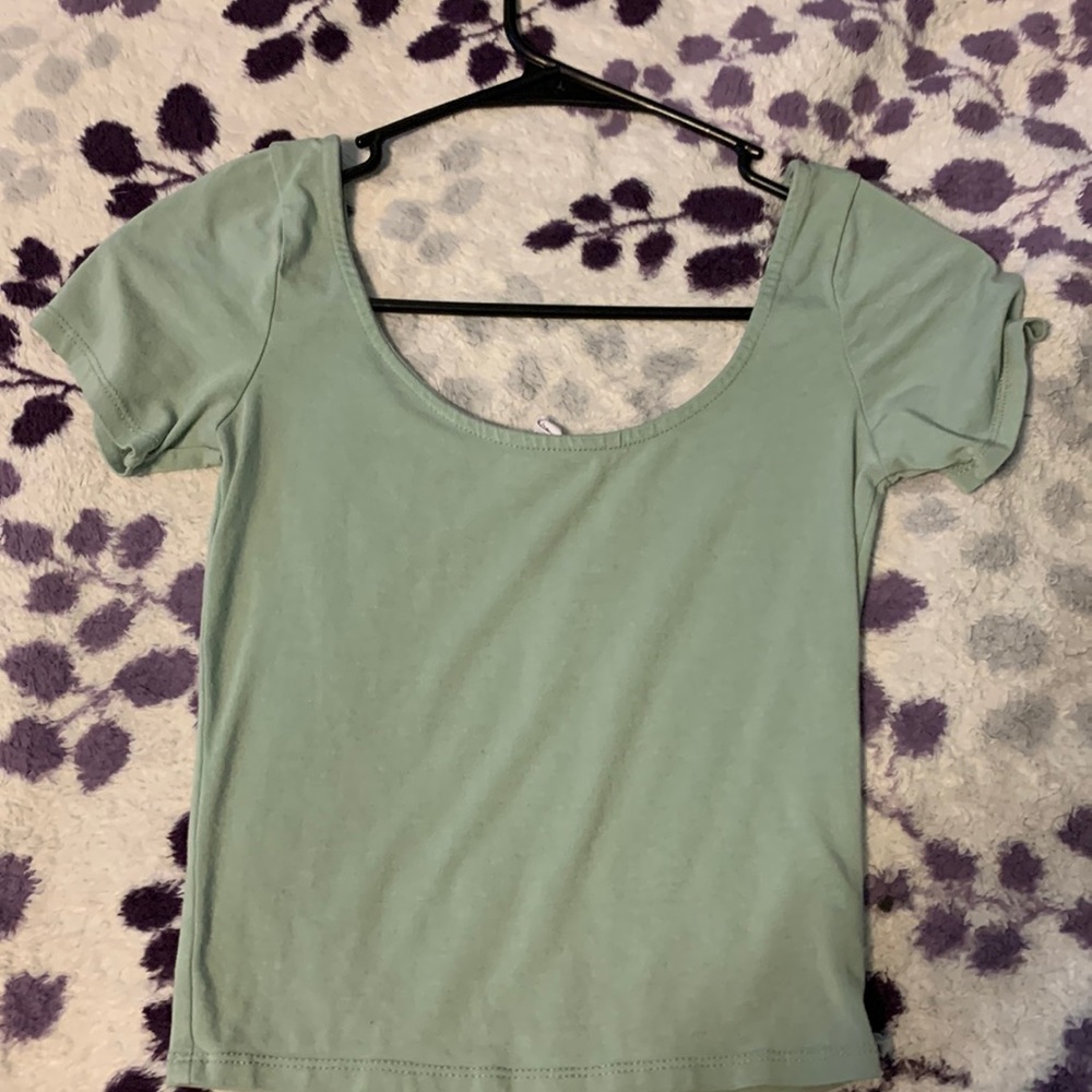 green crop top never worn